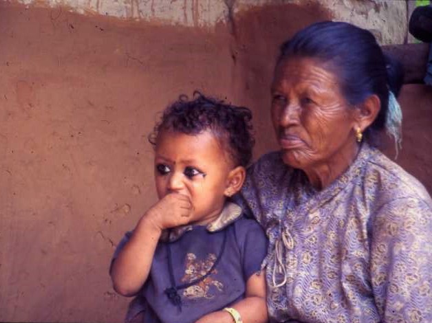 Il termine Dalit significa letteralmente persone immerse nel fango. Nel contesto nepalese, invece, essere un Dalit significa essere un intoccabile nel senso pratico della parola.