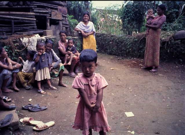 Bambini in difficoltà in Nepal